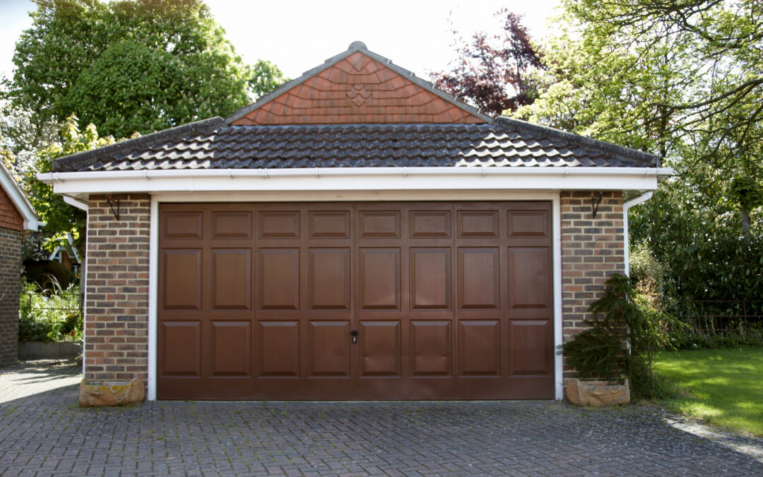 6 Reasons to Build a Detached Garage